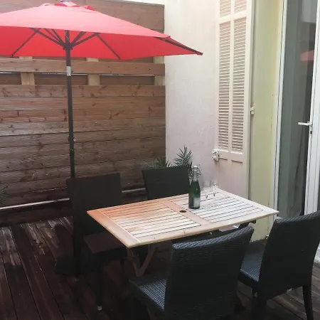 F3 Plein Centre, Refait A Neuf, 50 M Des Plages Apartment