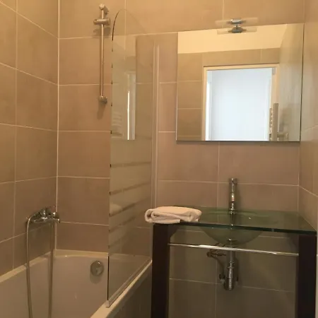 F3 Plein Centre, Refait A Neuf, 50 M Des Plages Apartment Saint-Raphael (Var)