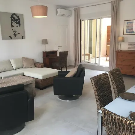F3 Plein Centre, Refait A Neuf, 50 M Des Plages Apartment