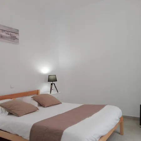 F3 Plein Centre, Refait A Neuf, 50 M Des Plages Apartment
