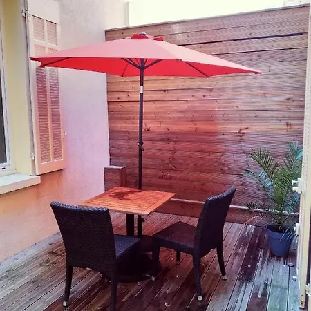 Apartment F3 Plein Centre, Refait A Neuf, 50 M Des Plages